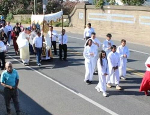 Religious Procession Sets out from Feliz Filadelfia fields across Olney